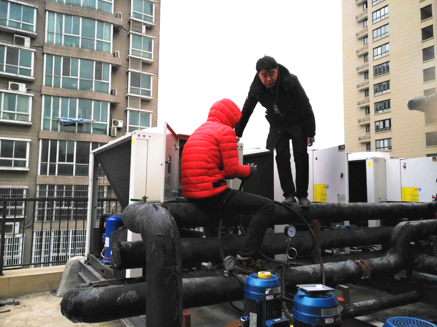 丹阳气温骤降 海立冒雪送暖